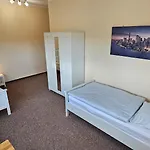 Sehr Schoenes Und Grosses Haus In Dresden - Partys Sind Nicht Gestattet
